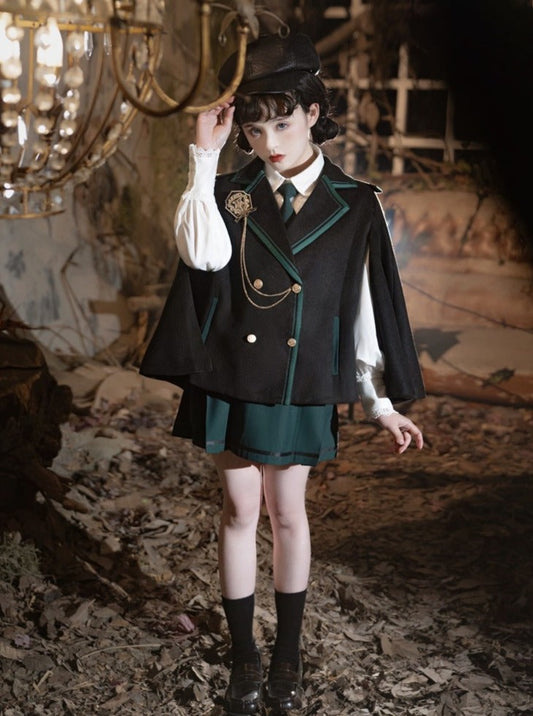 Emblem chain strap cape jacket + ruffled blouse with tie + box pleated skirt [magic school outfit]