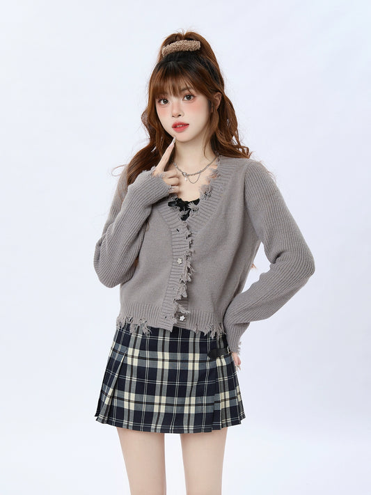Damaged V-neck fringe cardigan