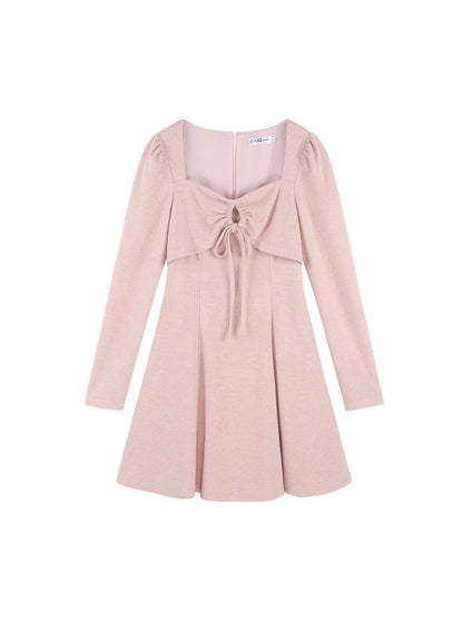 Robe à encolure carrée rose douce française