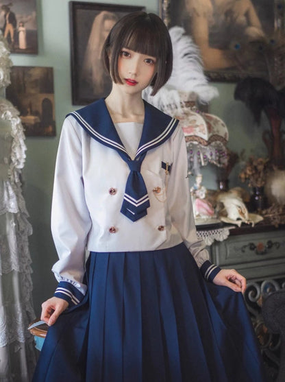 Sailor style tie + brooch + skirt