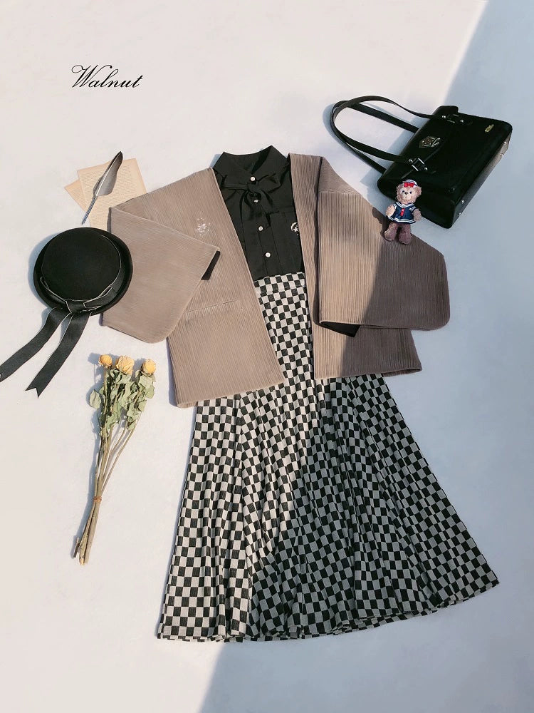 cherry note Showa retro feather jacket + chiffon ribbon shirt + checkered skirt + dark gray skirt + brooch