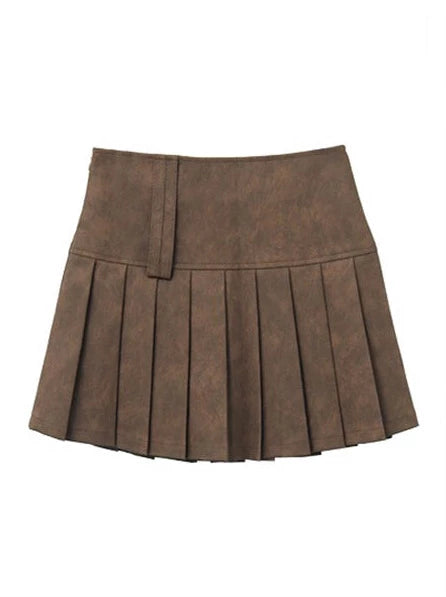 Jupe courte plissée à taille haute en cuir marron