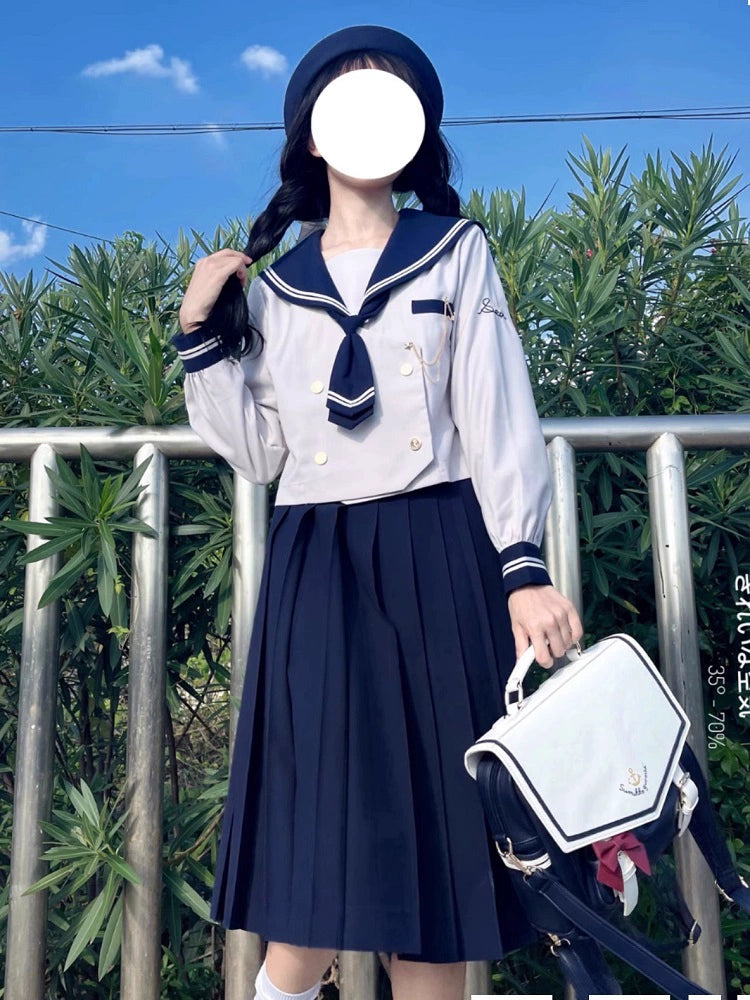 Sailor style tie + brooch + skirt