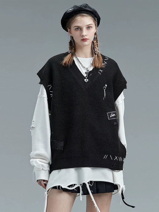 guuka trendy brand black ripped sweater, female hip-hop Wang Yuan, the same couple patch embroidered V-neck vest jacket is loose