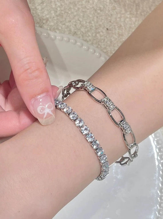 Mito Korean ins milkshake sweet braided flower zircon design sense high-end cold wind sweet cool bracelet bracelet