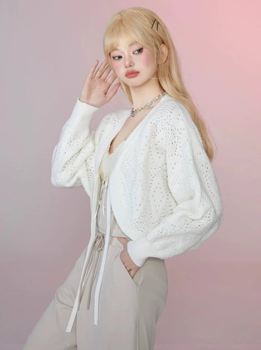 ミルクホワイトバットスリーブショートレースアップニットカーディガン