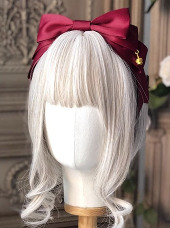 Tier Debon Catha with a crown charm