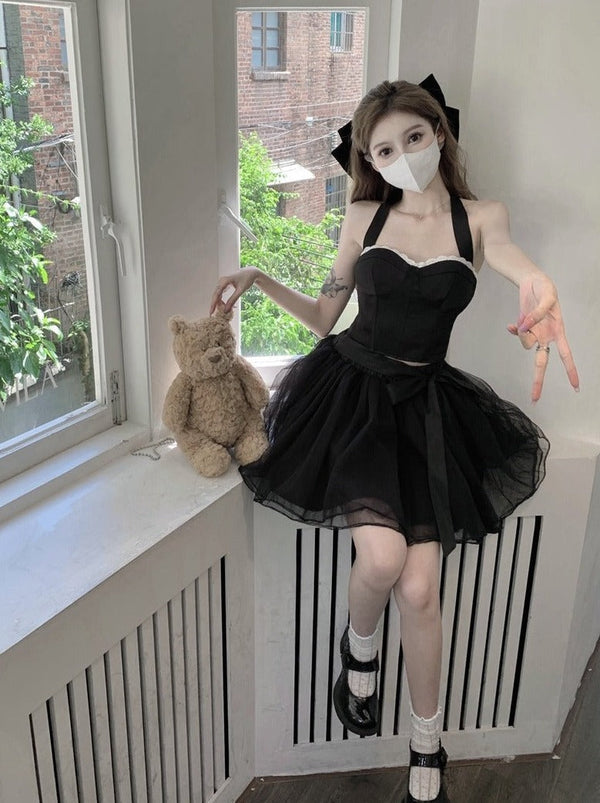 Back racing uphol -turned bischetops + tulle skirt