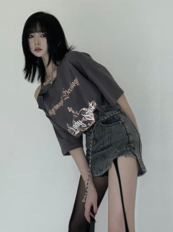 Off-the-shoulder split gothic logo t-shirt + denim shorts