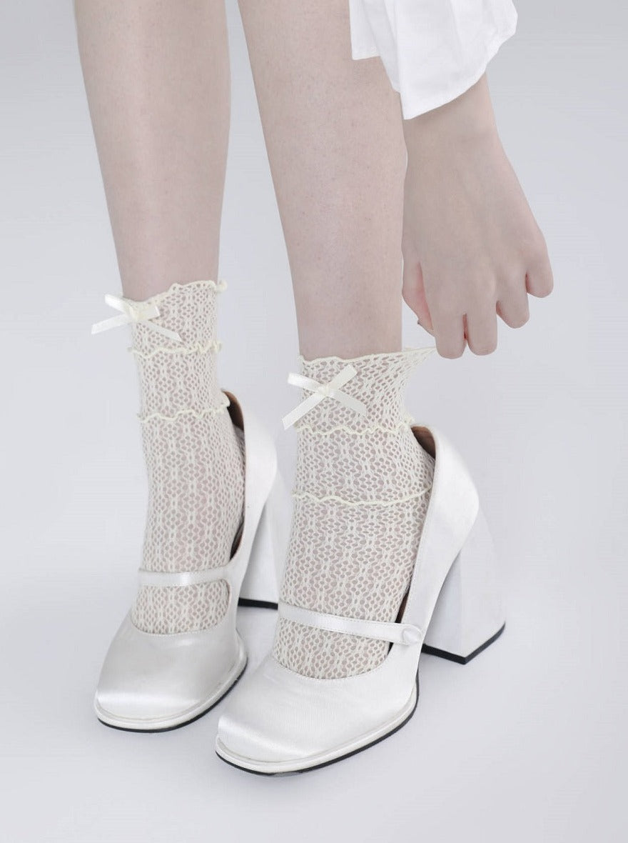 Ribbon lace short socks