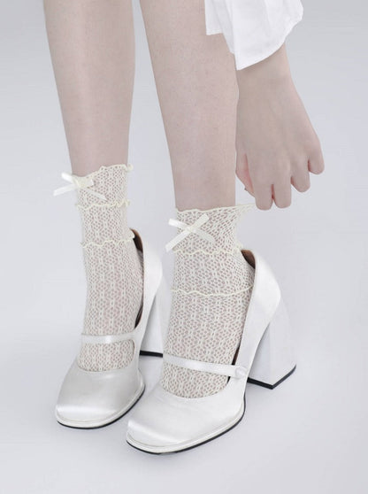 Ribbon lace short socks