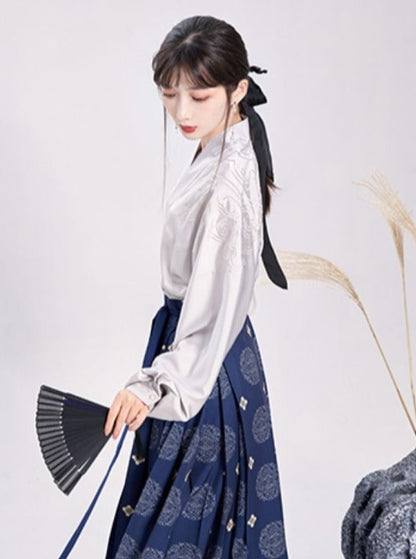 日式图案瓷器上衣 + 复古长裙