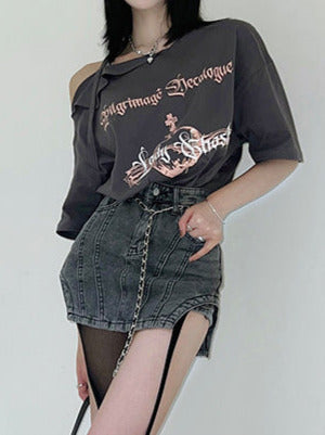 Off-the-shoulder split gothic logo t-shirt + denim shorts