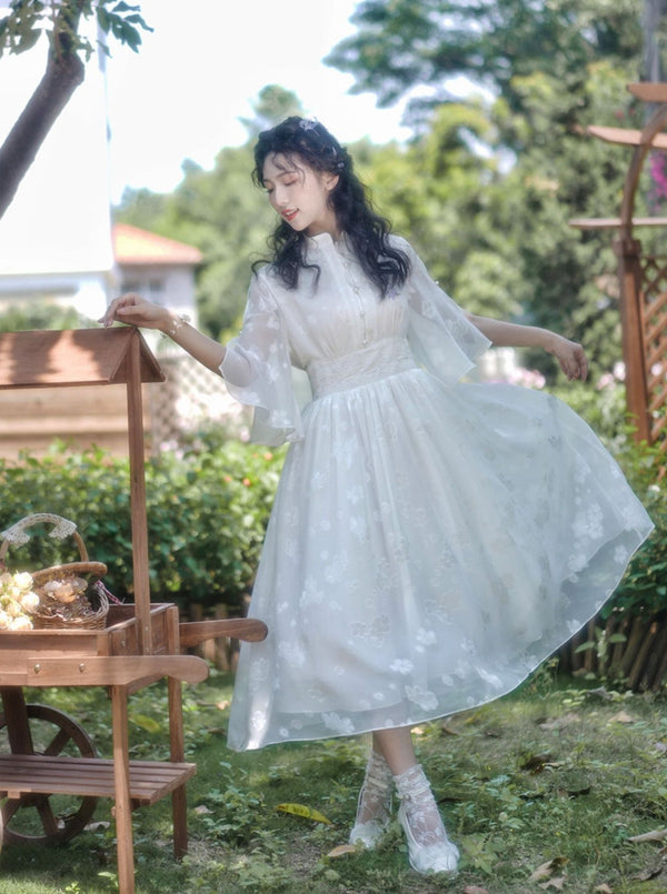 フラワーワンポイトデザインプレーンホワイトウエストマークドレス