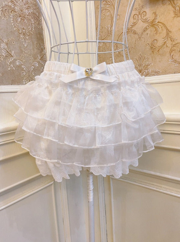 Frilled volume shorts