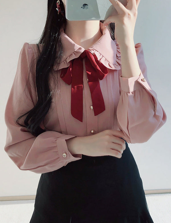 Classic blouse with ribbon