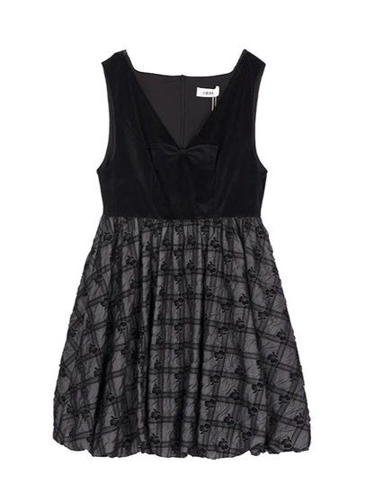 Pleated ribbon V-neck check vest dress