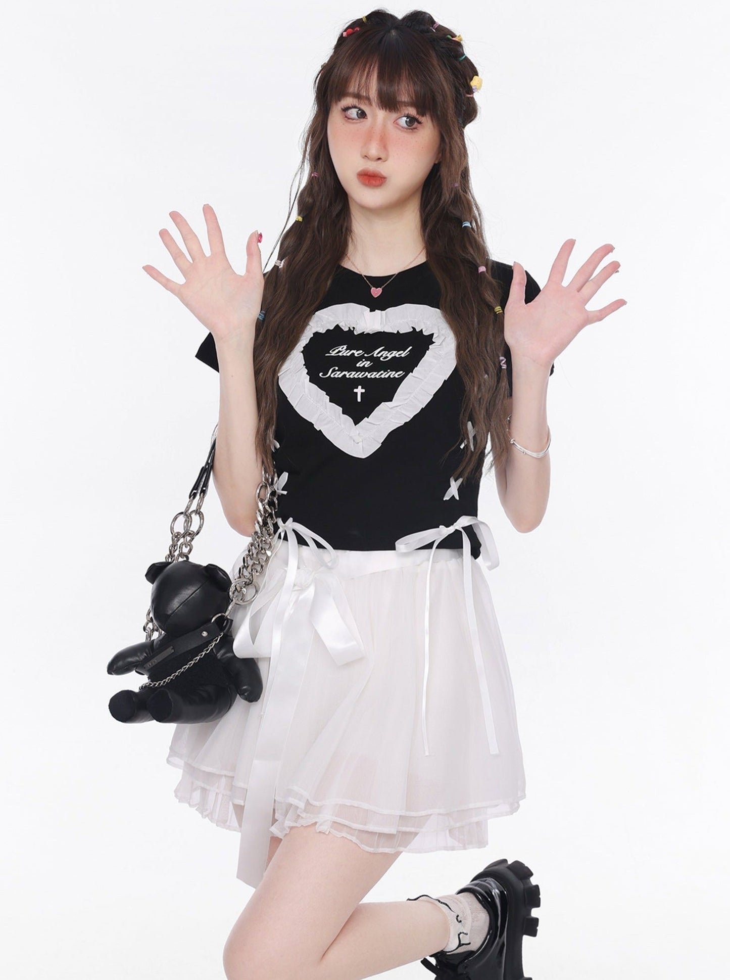 Lovely lace -up frilling heart T -shirt