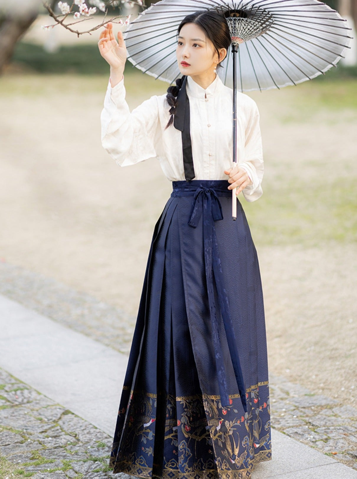 Gold Bird Design China Pleated Skirt