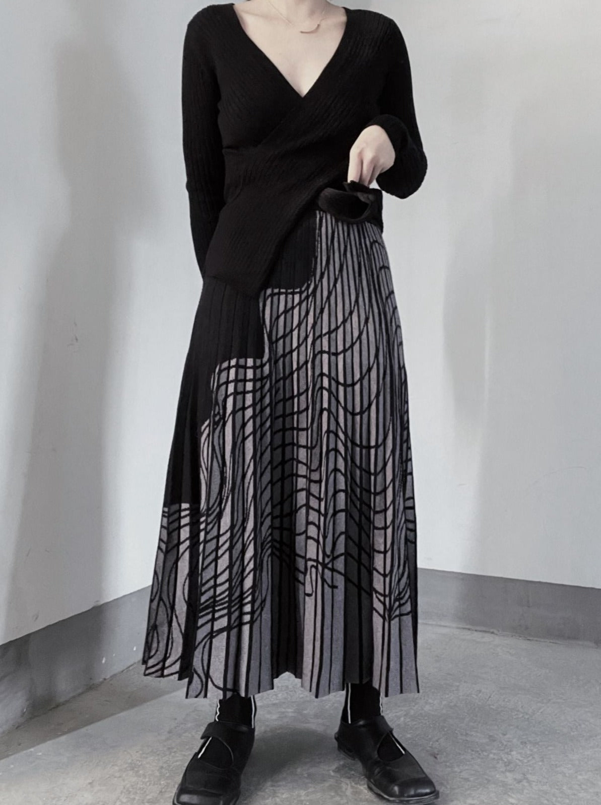 Art Design Slim A-Line Skirt