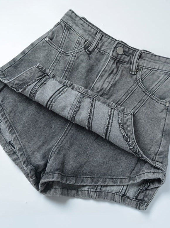 Off-the-shoulder split gothic logo t-shirt + denim shorts