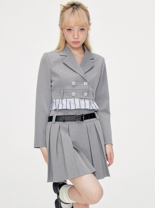 Chic gray jacket + pleated skirt