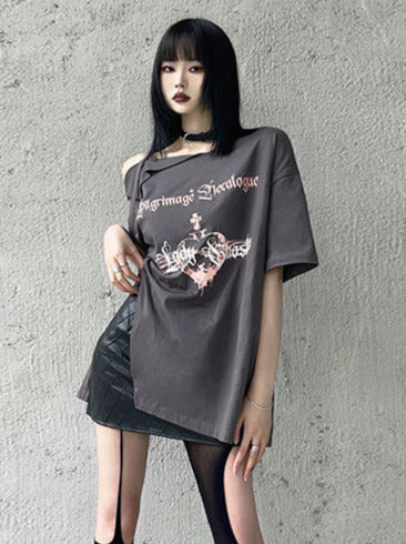 Off-the-shoulder split gothic logo t-shirt + denim shorts