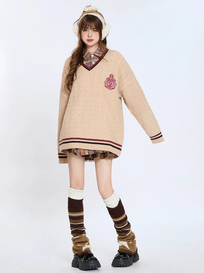 American College Style Emblem V-Neck Loose Knit