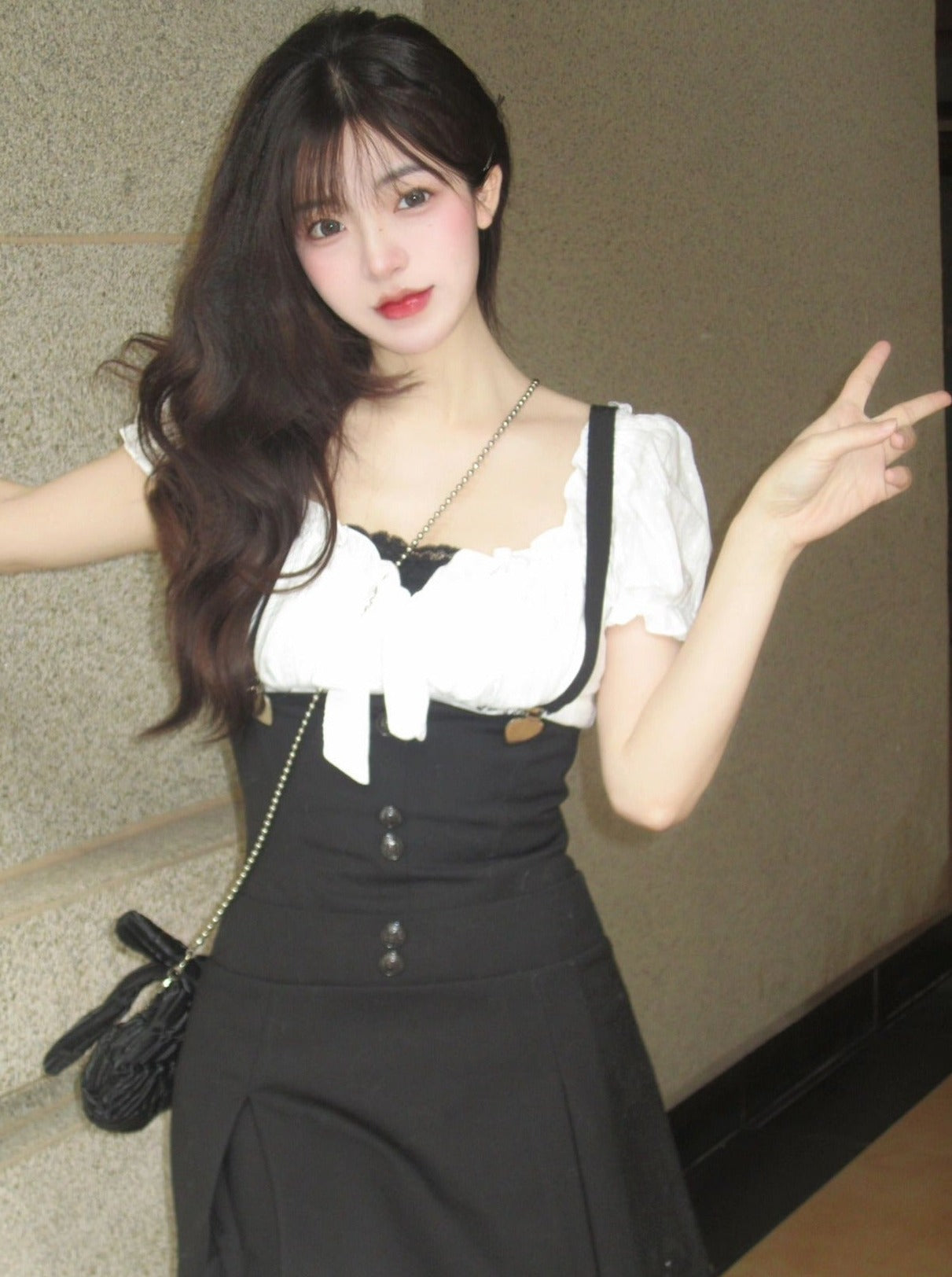 One shoulder puff sleeve + suspender skirt