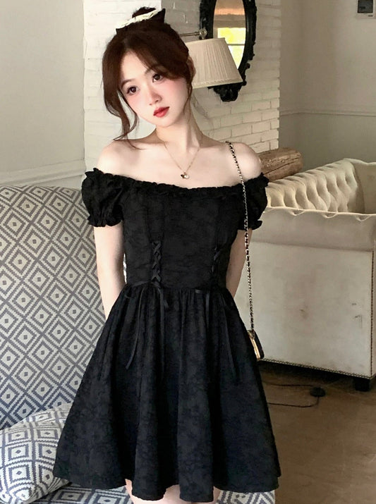 フレンチバレエフレグランフブラックホワイトワンピース