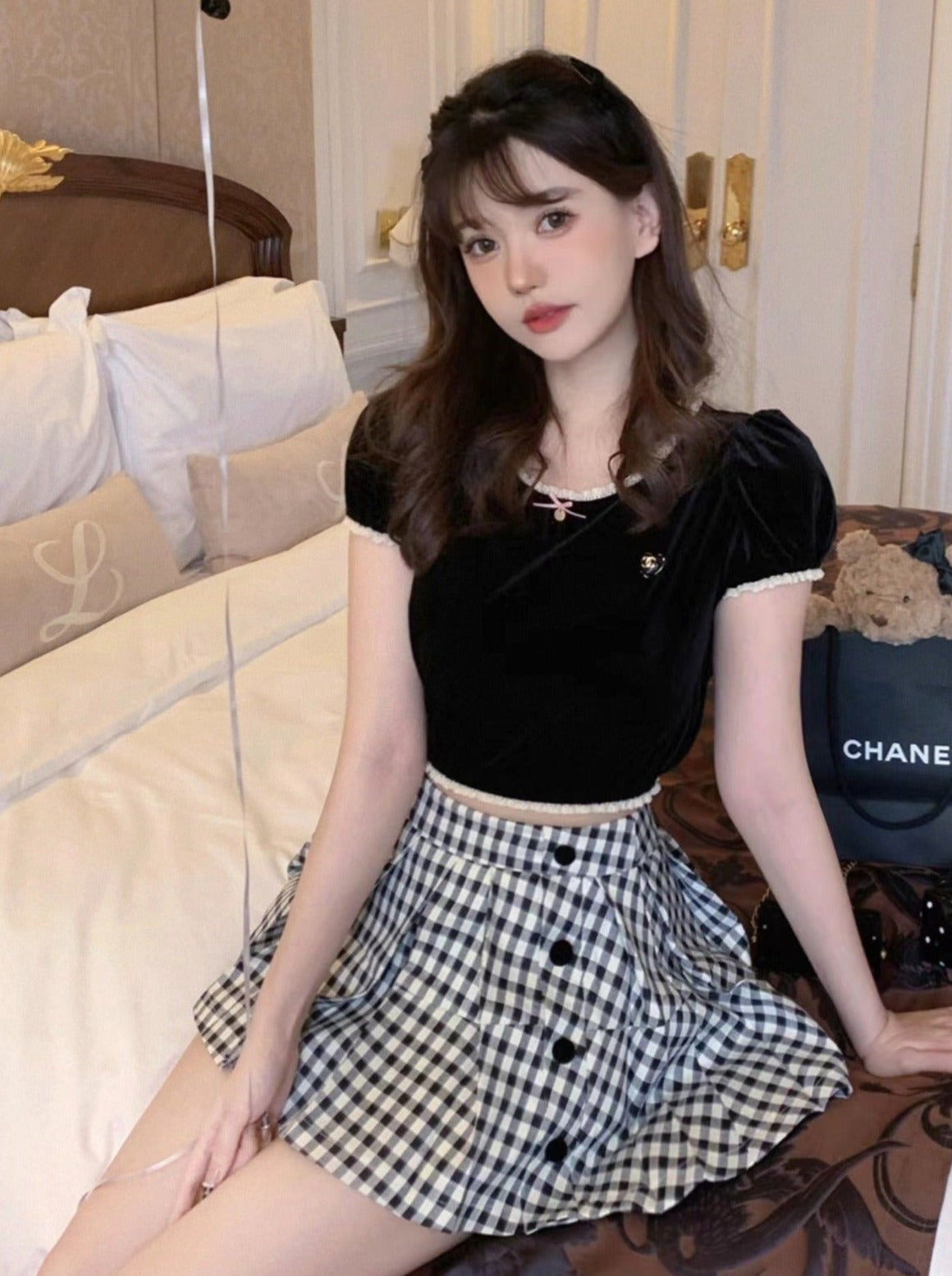 Check pleated skirt monochrome set up