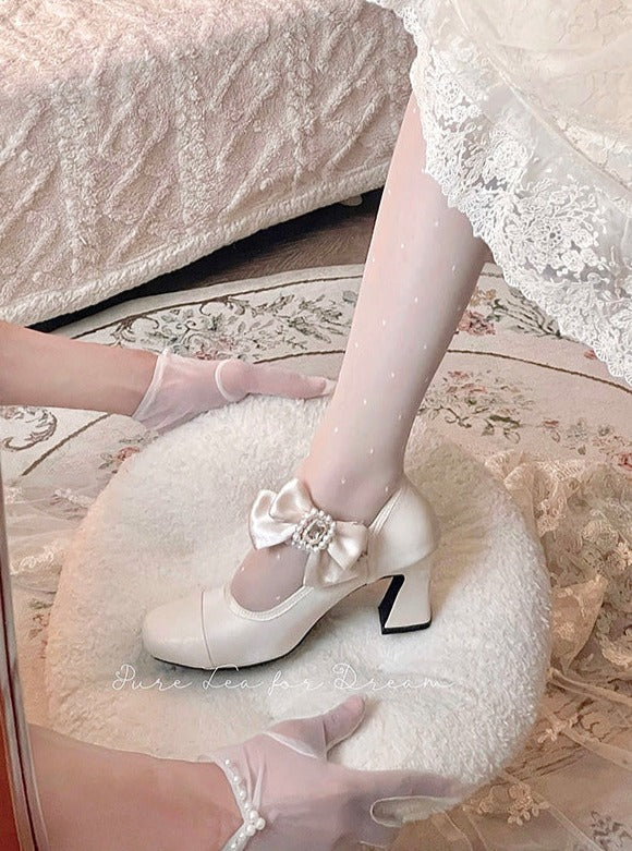Pearl ribbon strap shoes