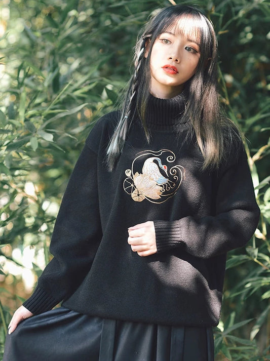 China Embroidery Black Turtle Collar Pullover Knit