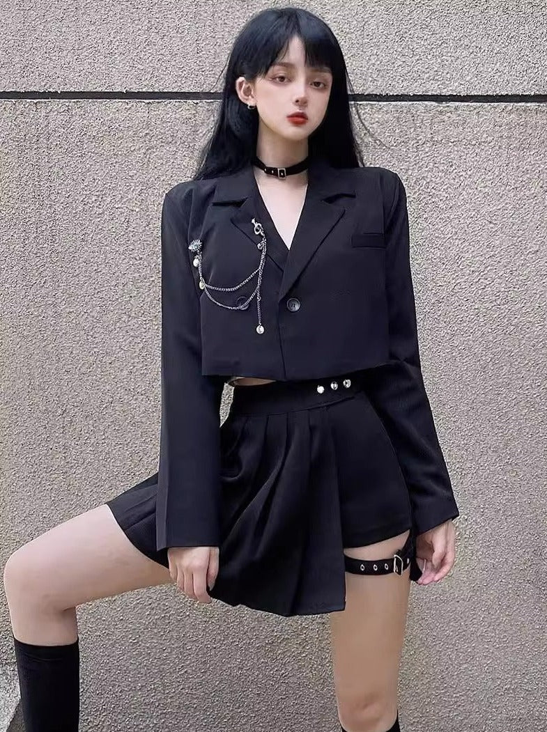 CROPPED JACKET WITH CHAIN ​​STRAP + SPLIT METAL BUCKLE SKIRT