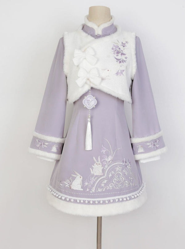 うさ耳タッセルリボンファーベスト＋うさぎ刺繍チャイナワンピース - Belchic