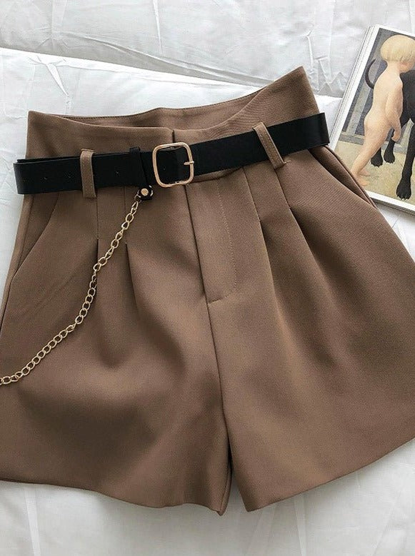 チェーンベルト付きショートパンツ - LilyBlack