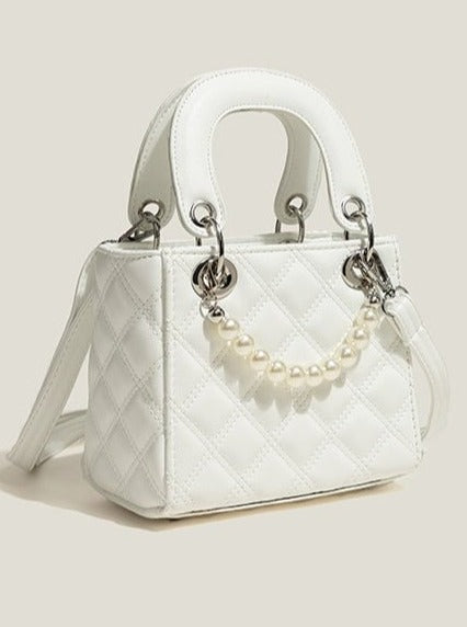 パールストラップキルティングショルダーバッグ - LilyBlack