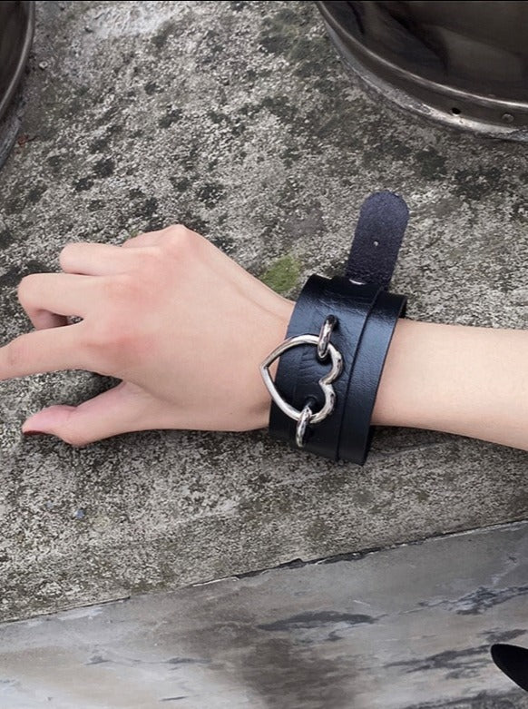 ハートリングブレスレッド - LilyBlack