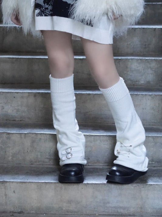 レザーバックル&メタルピンホワイトレッグウォーマー - Belchic