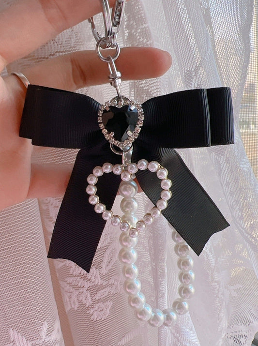 ジュエルリボンパールキーチェーンアクセサリー - LilyBlack