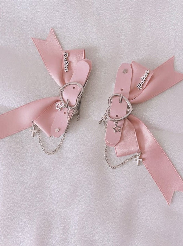 スタークロスチャーム付きレザーベルトリボンヘアクリップペアセット - LilyBlack