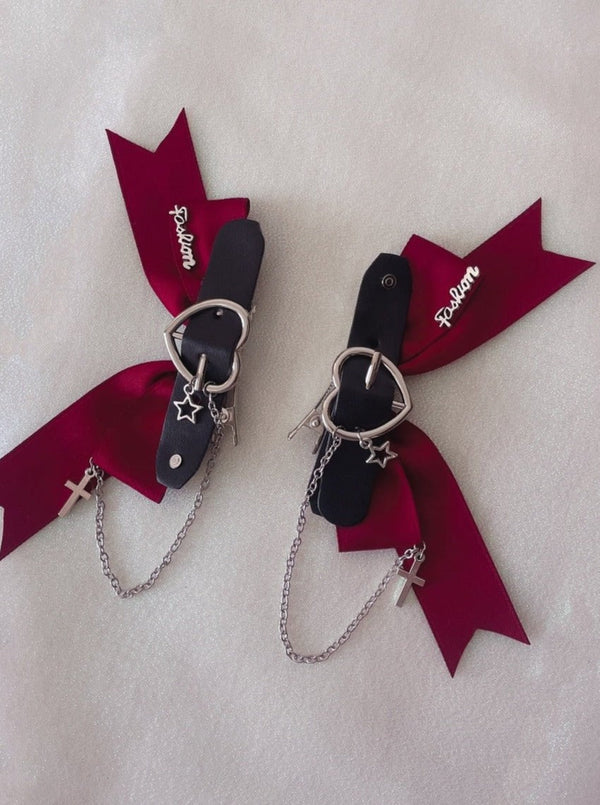 スタークロスチャーム付きレザーベルトリボンヘアクリップペアセット - LilyBlack