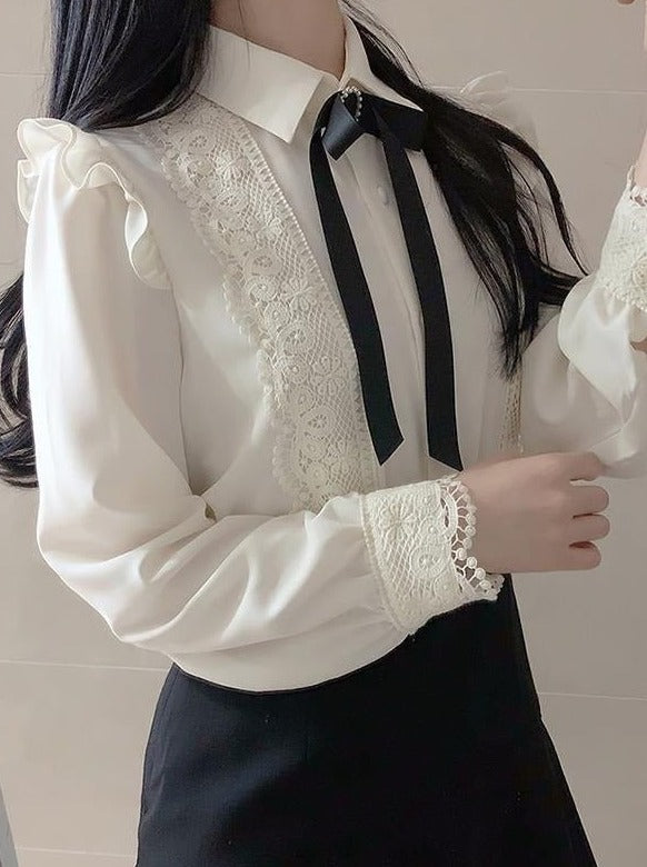 リボンブローチ付き アンティークレースブラウス - Belchic