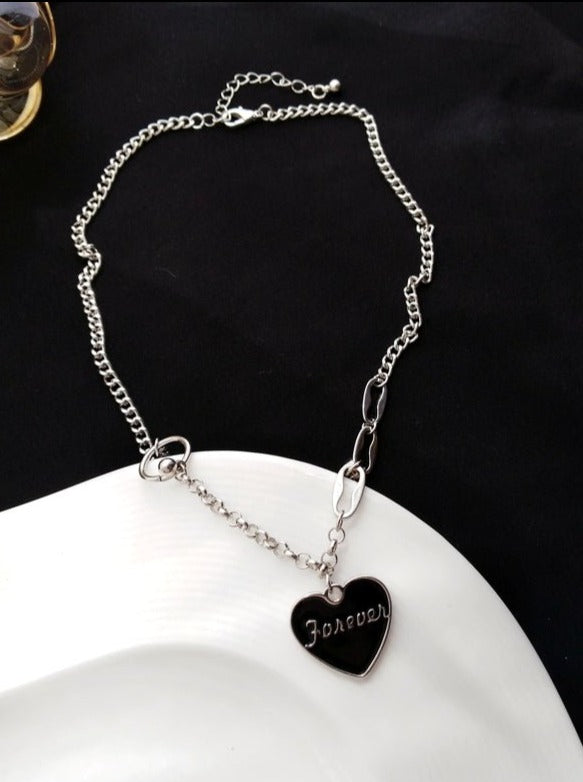 ハートモチーフチェーンネックレスフォーエバー - LilyBlack