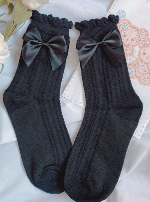 スカラップリボンブローチソックス - Belchic