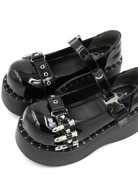 Lollie -round toe shoes with coach screws