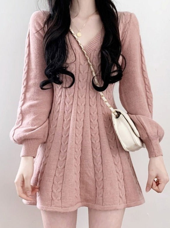 ケーブルニットVネックワンピース - LilyBlack